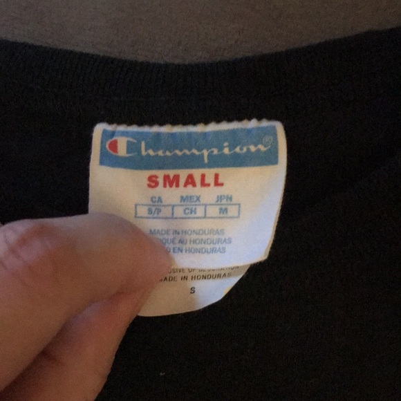 CHAMPION-blk t-shirt: EUC (S) - Picture 3 of 4